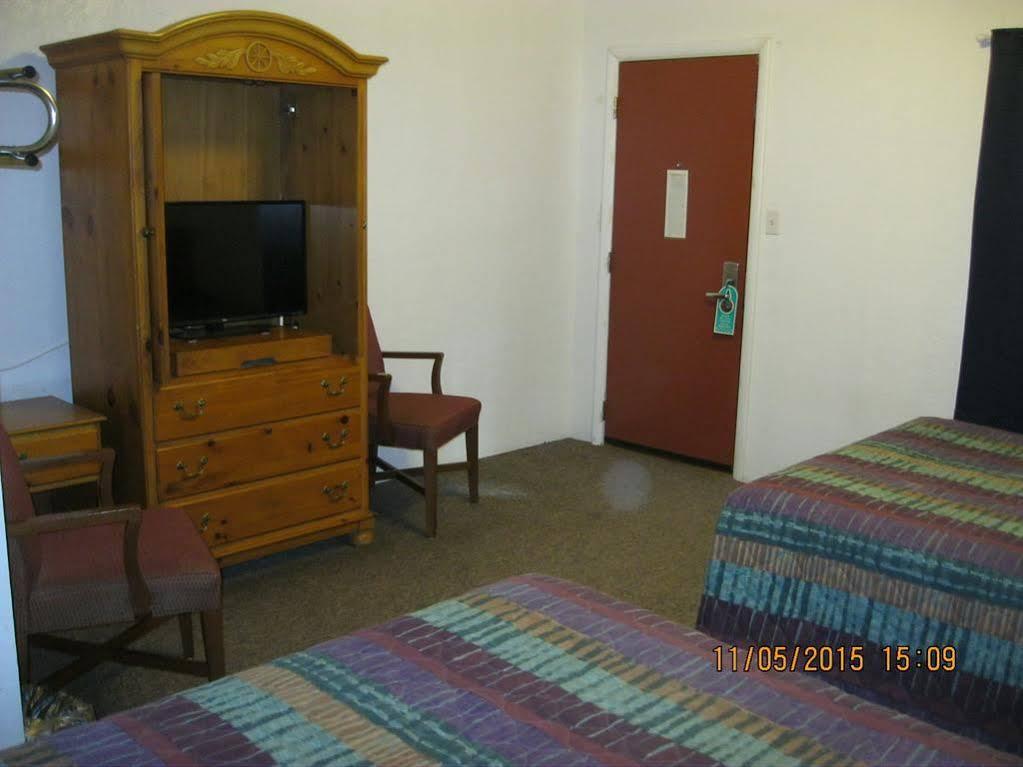 Circle S Lodge Gering Kültér fotó